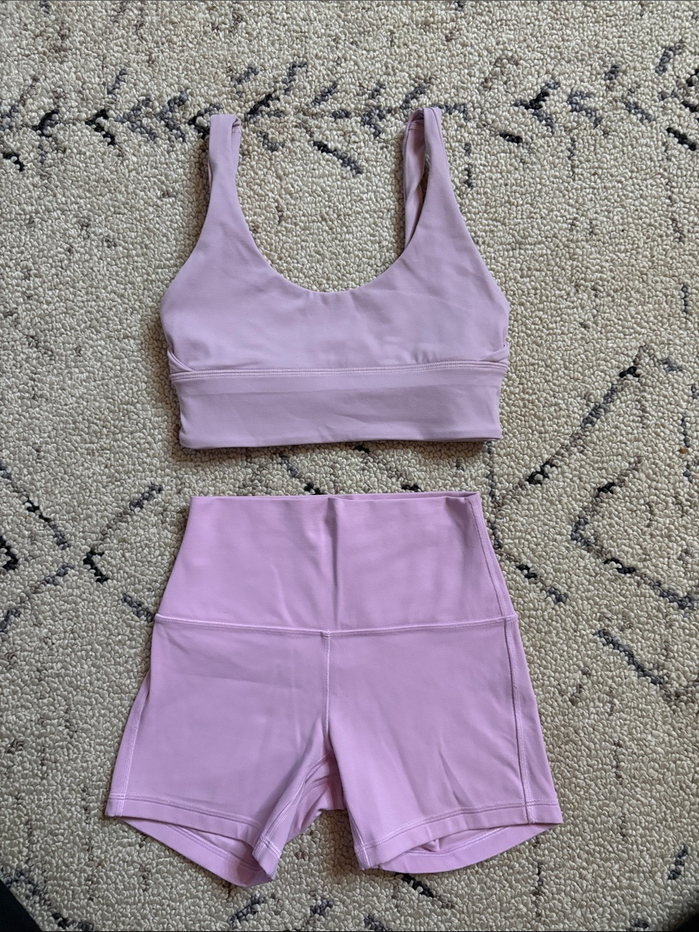 Lululemon set size 4